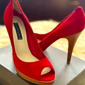 Red HOT! Steve Madden peep toe pump.